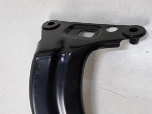 VW Golf VII lift wspornik błotnika prawy 5G0821136C
