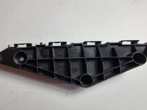 Toyota Avensis T27 mocowanie zderzaka lewe 52536-05050