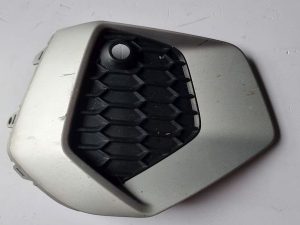 Audi A3 8Y kratka zderzaka prawa przód 8Y0807682