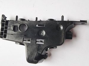 Audi A3 mocowanie ślizg zderzaka 8Y0807184