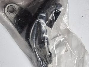 Toyota Yaris mocowanie zderzaka lewe 52156-0D210