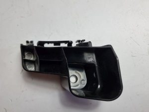 Corolla ślizg mocowanie zderzaka lewe 52156-02140