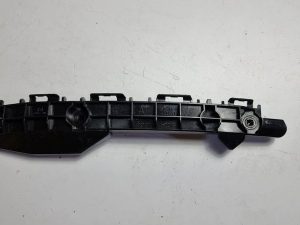 Toyota Auris mocowanie zderzaka lewe 52576-02091
