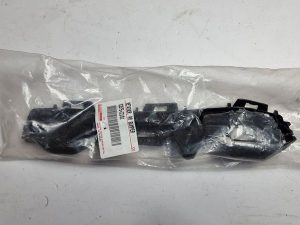 Toyota corolla ślizg zderzaka prawy 52575-02191