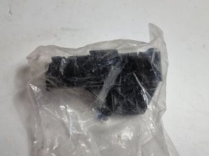 Toyota Avensis T25 ślizg zderzaka prawy 52562-05020
