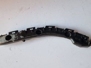 Toyota Verso ślizg zderzaka prawy 52575-0F020