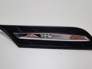 Suzuki Vitara listwa błotnika prawa 72611-54P0
