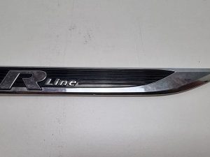 Golf 7 R-line listwa błotnika prawa 5G0853688