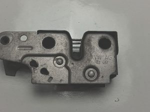 VW Golf VI zamek maski 5K1823509