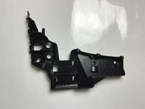 Audi A8 D5 ślizg zderzaka lewy przód 4N0807283E