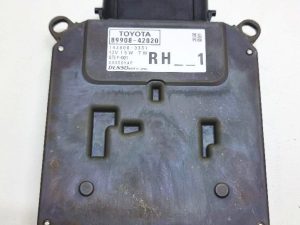 Toyota Rav4 przetwornica prawa 89908-42020