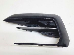 Vw Touran R-line kratka zderzaka lewa 5TA853949A