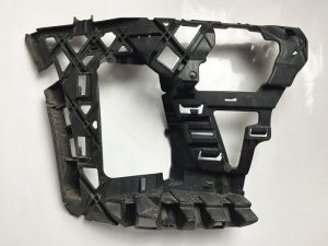 VW Golf VII ślizg zderzaka prawy przód 5G0807724A
