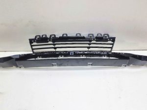 Bmw F30 kratka zderzaka środkowa 7386152