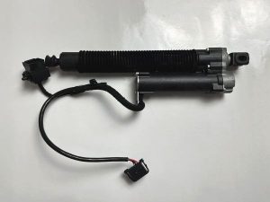 Audi A6 C7 siłownik elektryczny klapy 4G5827851B