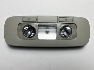 Skoda Superb II lampka podsufitki 3T0947291A