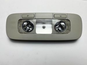 Skoda Superb II lampka podsufitki 3T0947291
