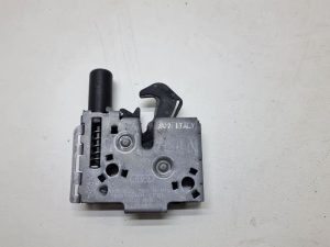 Audi A6 C8 zamek  maski 4K0823509A