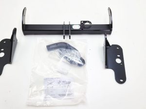 Toyota Avensis T27 hak holowniczy PW960-05000