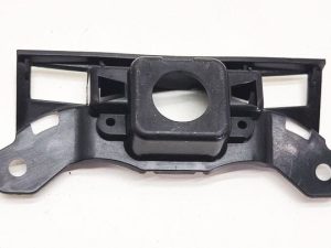 Audi A4  mocowanie kamery w grill 8W0853231F