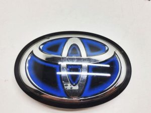 Toyota Rav4 emblemat pod radar 53141-33130