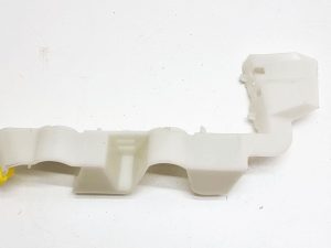 Audi A4 B9 ślizg zderzaka lewy przód 8W0807283E