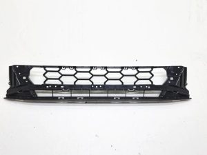 Audi A4 kratka zderzaka 8W0807683F