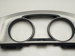 VW Golf VII ramka licznika 5G0857059