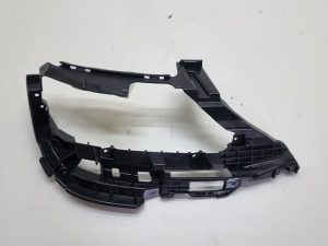 Audi A4 kombi uchwyt zderzaka tył prawy 8W9807348A