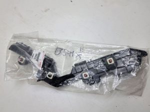 Toyota BZ4X ślizg zderzaka lewy 52156-42060