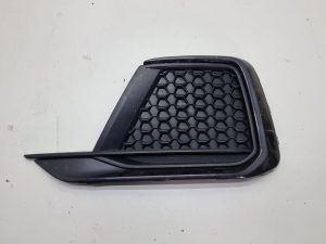 Audi A1 kratka zderzaka lewa 82A807681E