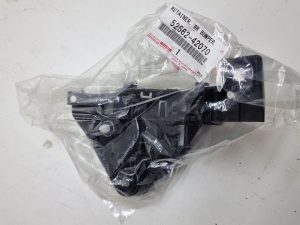Toyota BZ4X ślizg zderzaka prawy 52562-42070