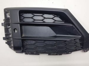 Audi Q2 kratka zderzaka prawa 81A807152A