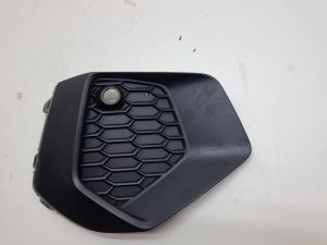 Audi A3 kratka zderzaka prawa 8Y0807682A