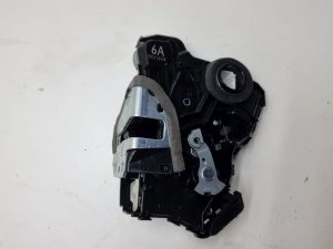 Toyota Rav4  zamek drzwi lewy przód 69040-42241