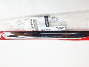 Renault Megane 4 listwa błotnika prawa 990429948R