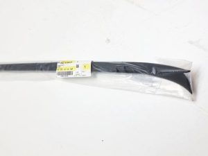 VW  touran listwa szyby lewa 5TA854327B