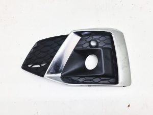 Audi A5 kratka zderzaka lewa 8W6807681T