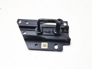 Audi A4 B9 zamek rygiel maski prawy przód 8W0823186E