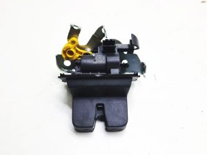 VW Audi zamek klapy tył 4M0827506D