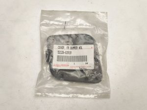 Toyota Auris II zaślepka haka zderzaka lewy przód 52128-02919
