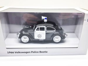 Vw Garbus Beetle policyjny 1966 model 1:24 1H2099303