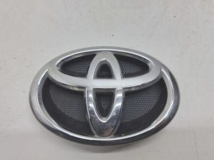 Toyota Verso emblemat 75311-0F030