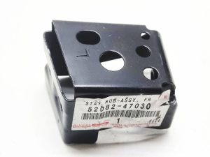 Toyota Prius wspornik pasa lewy 52082-47030