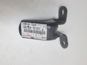 Toyota  zawias przód lewy górny 68720-12151