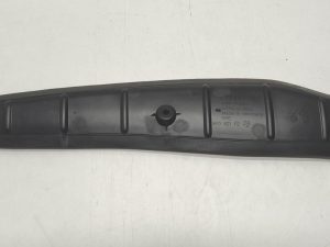 Audi A3 wygłuszenie błotnika prawy przód 8Y0821112