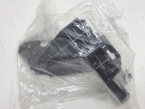Toyota  Corolla Cross ślizg zderzaka prawy tył 52562-16030