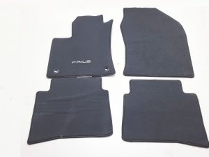 Toyota Prius dywaniki welurowe pw21047011