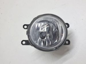 Toyota Avensis T27  halogen prawy 81210-0W050