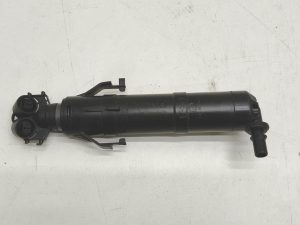 VW Touran spryskiwacz lampy prawy przód 5TA955104A